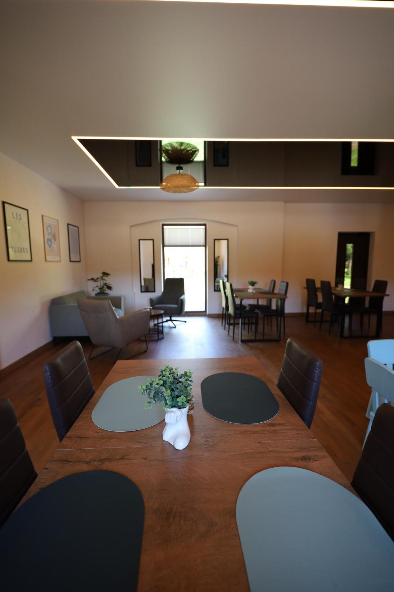 Stodola Homestay *